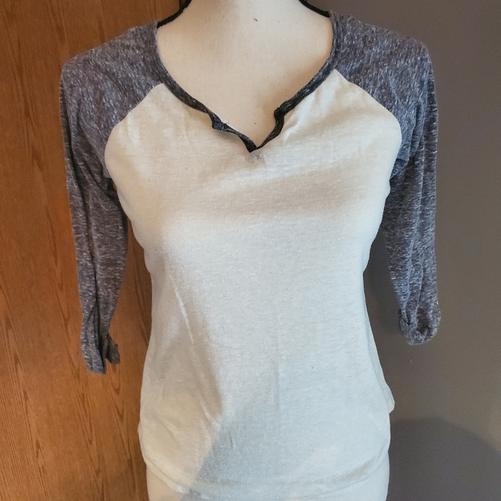 Baseball tee